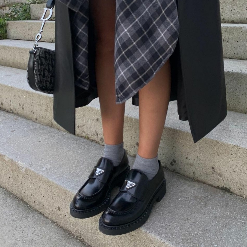 Prada Spazzolato Chunky Black Loafer - Picture 6 of 10